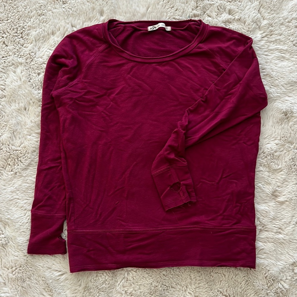 Comfy raw  pullover style w/ thumb holes